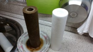 чистый и грязный фильтр для воды